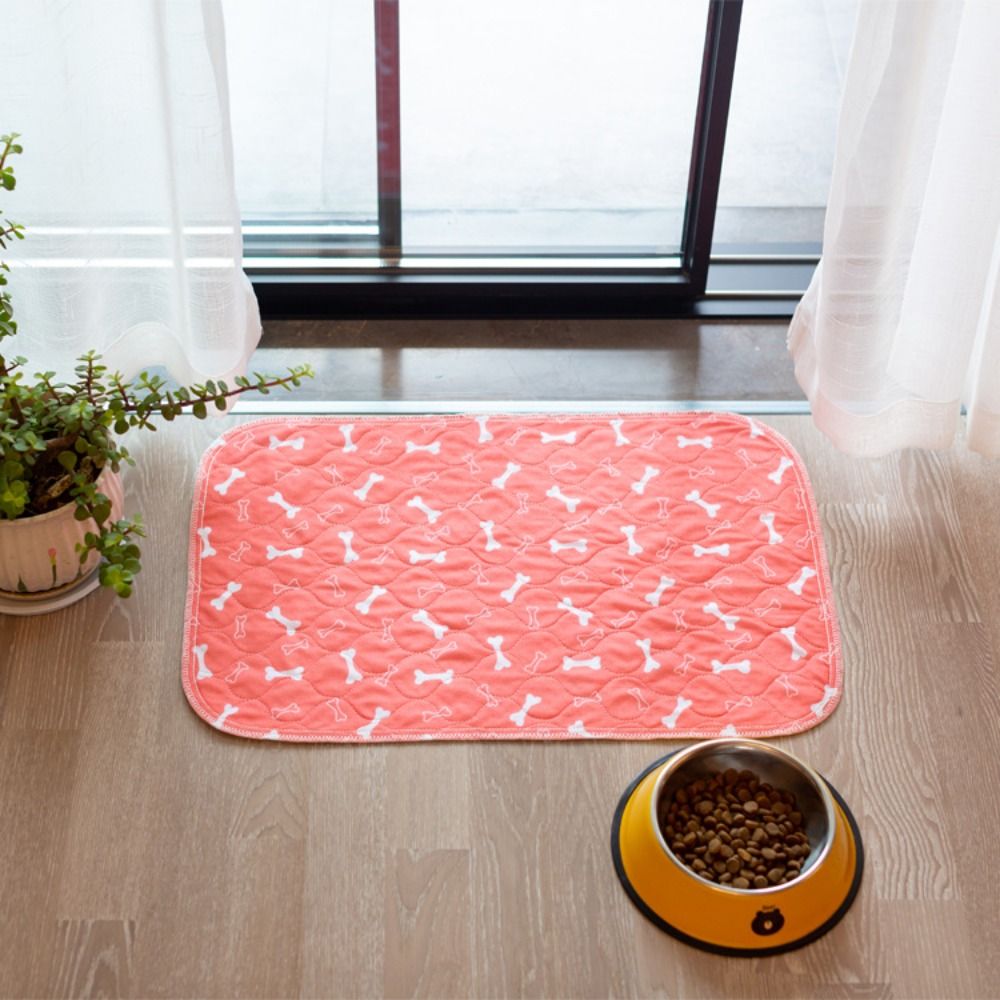Pet Beds - 耐久性のある超吸収ペットベッドマット、再利用可能な滑り止め子犬用おしっこパッド（フェロモン入り）、防水漏れ防止犬用尿パッド